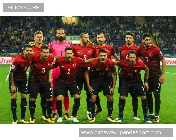 足球场上7号的传奇故事与背后不为人知的奋斗历程